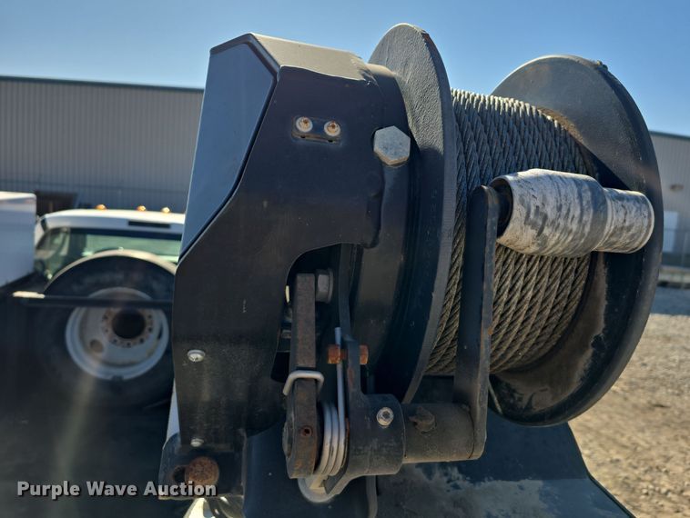 image for item DW3093 2011 Ford F750 Super Duty XLT utility / service truck