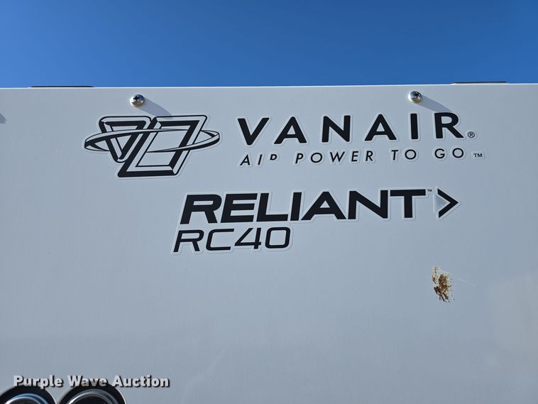 image for item DW3093 2011 Ford F750 Super Duty XLT utility / service truck