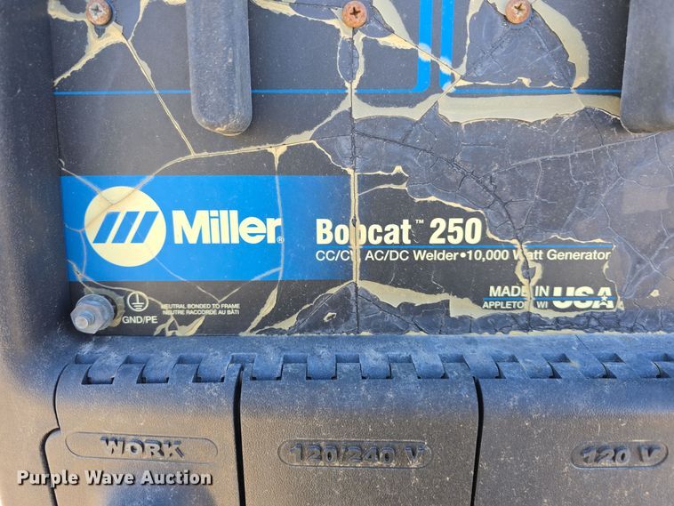 image for item DW3093 2011 Ford F750 Super Duty XLT utility / service truck