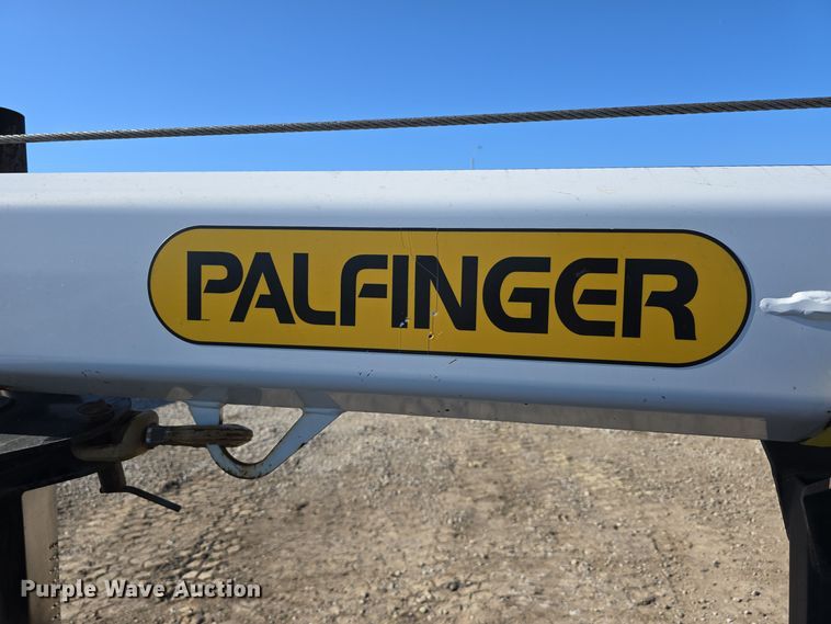 image for item DW3093 2011 Ford F750 Super Duty XLT utility / service truck