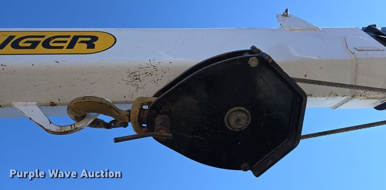 image for item DW3093 2011 Ford F750 Super Duty XLT utility / service truck