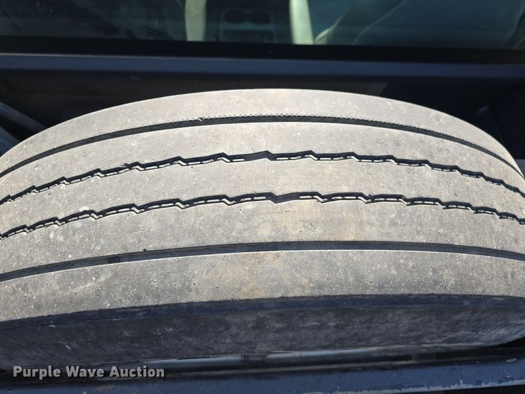 image for item DW3093 2011 Ford F750 Super Duty XLT utility / service truck