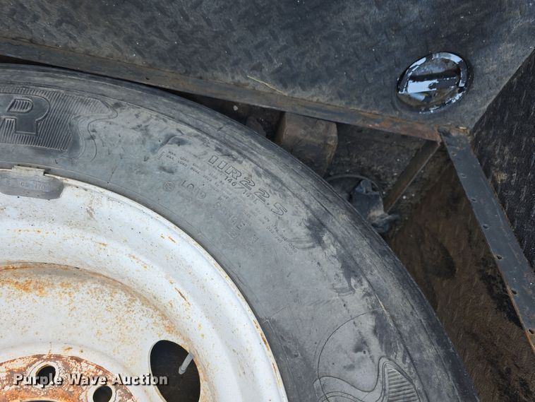 image for item DW3093 2011 Ford F750 Super Duty XLT utility / service truck