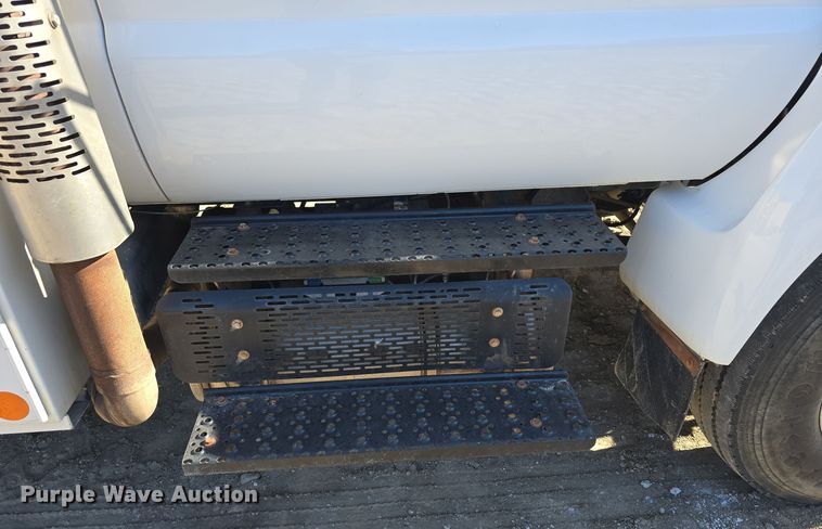 image for item DW3093 2011 Ford F750 Super Duty XLT utility / service truck