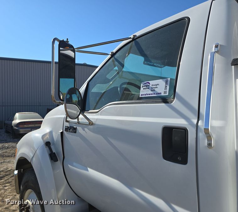 image for item DW3093 2011 Ford F750 Super Duty XLT utility / service truck