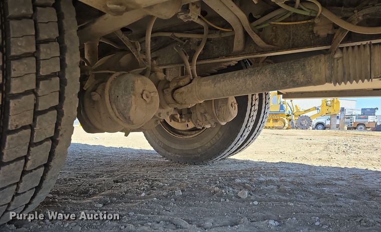 image for item DW3093 2011 Ford F750 Super Duty XLT utility / service truck