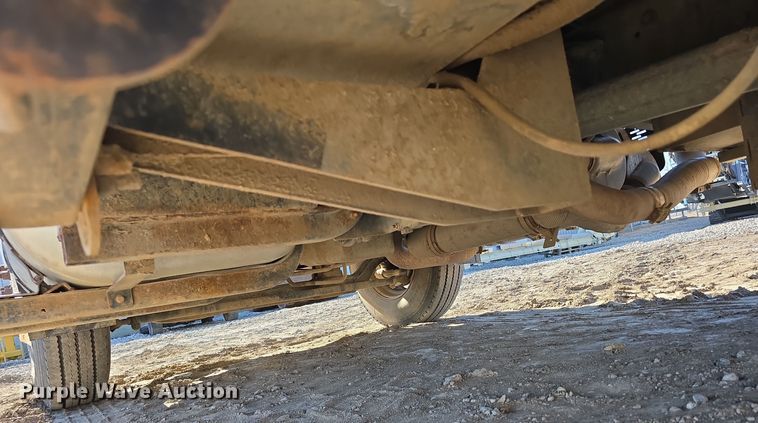 image for item DW3093 2011 Ford F750 Super Duty XLT utility / service truck