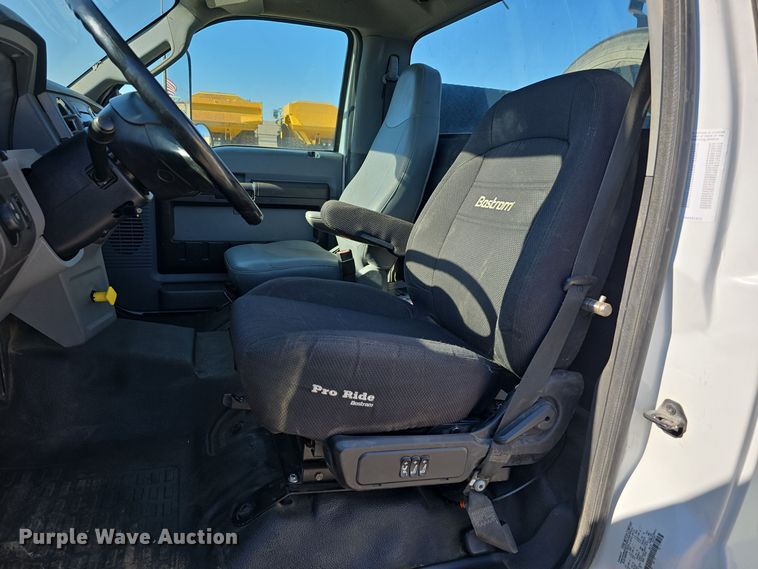 image for item DW3093 2011 Ford F750 Super Duty XLT utility / service truck