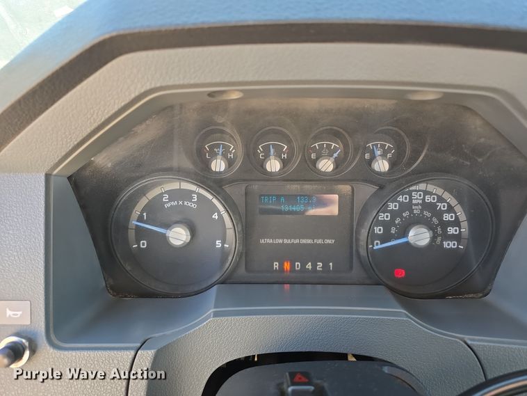 image for item DW3093 2011 Ford F750 Super Duty XLT utility / service truck