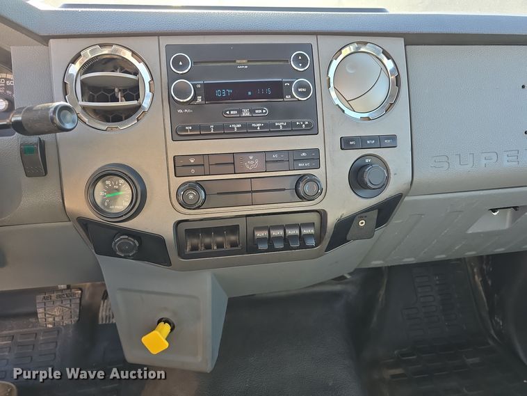 image for item DW3093 2011 Ford F750 Super Duty XLT utility / service truck