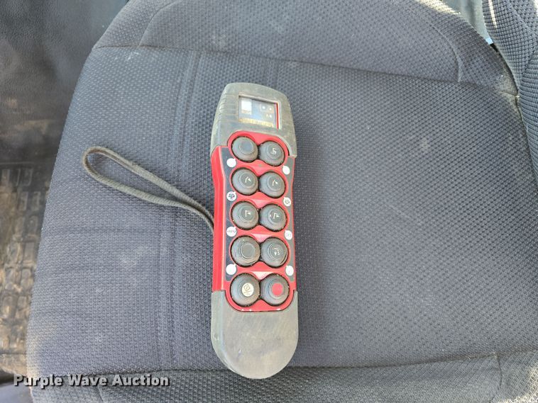 image for item DW3093 2011 Ford F750 Super Duty XLT utility / service truck