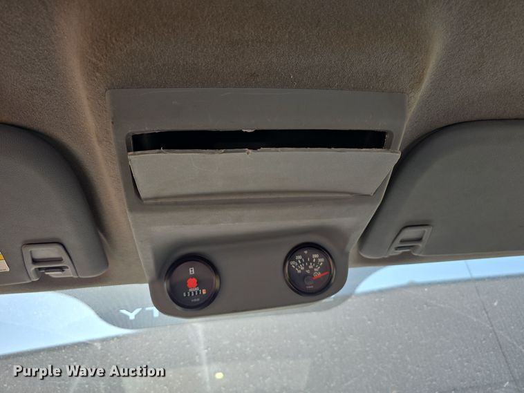 image for item DW3093 2011 Ford F750 Super Duty XLT utility / service truck