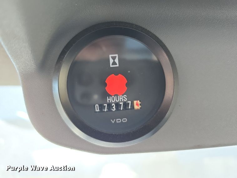 image for item DW3093 2011 Ford F750 Super Duty XLT utility / service truck