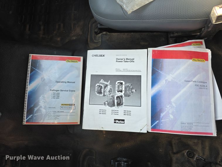 image for item DW3093 2011 Ford F750 Super Duty XLT utility / service truck