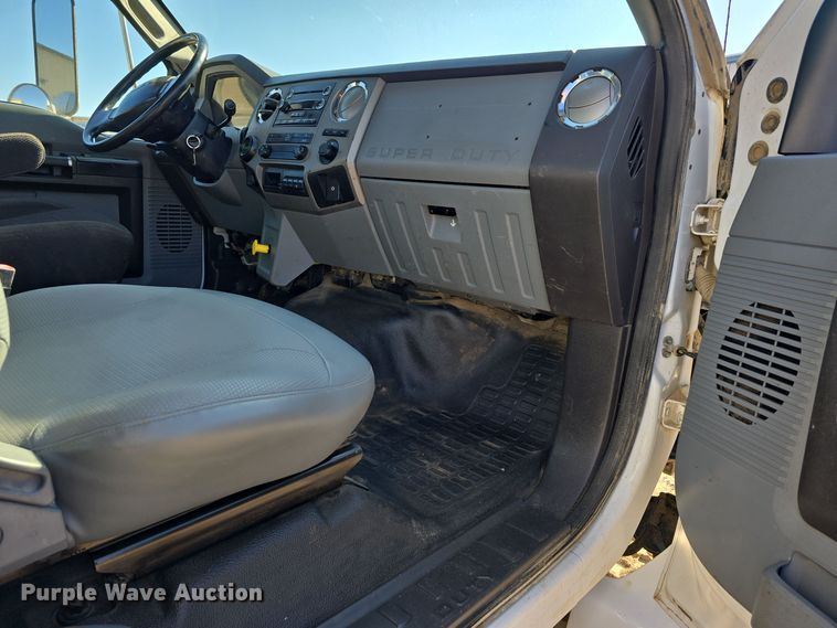 image for item DW3093 2011 Ford F750 Super Duty XLT utility / service truck