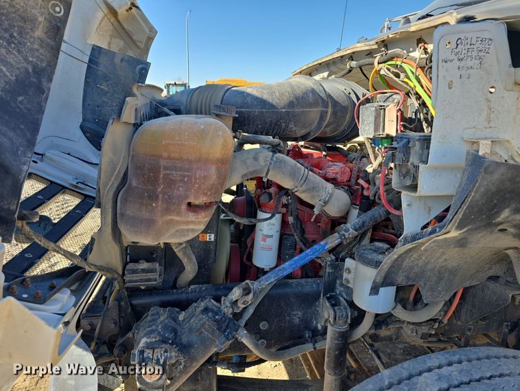 image for item DW3093 2011 Ford F750 Super Duty XLT utility / service truck