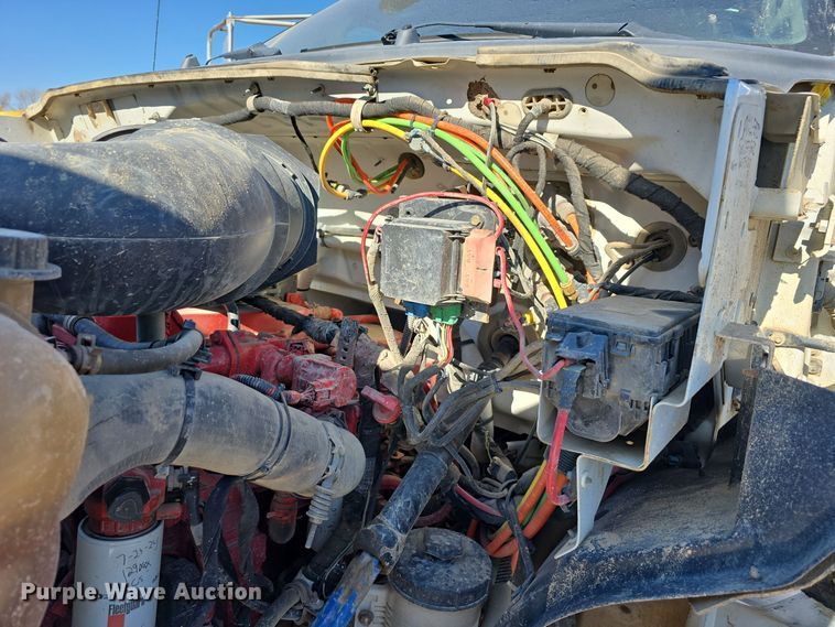 image for item DW3093 2011 Ford F750 Super Duty XLT utility / service truck