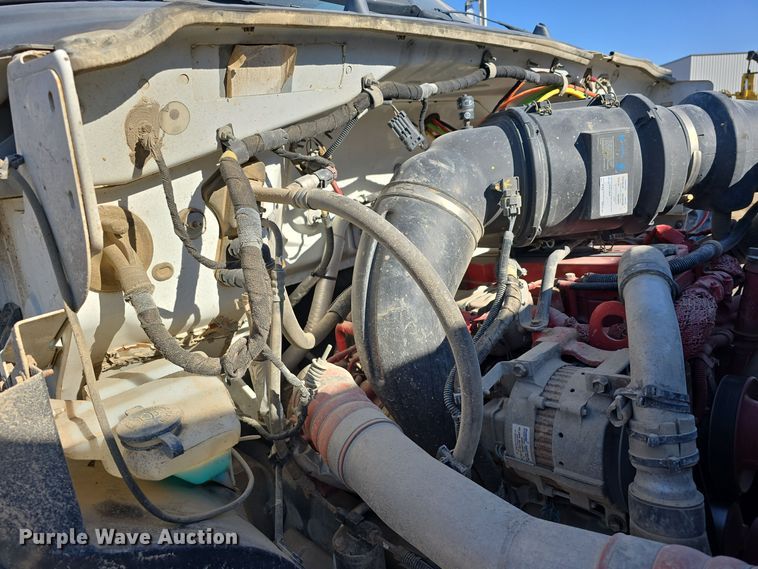 image for item DW3093 2011 Ford F750 Super Duty XLT utility / service truck