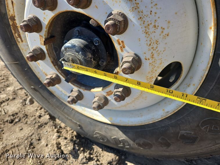 image for item DW3093 2011 Ford F750 Super Duty XLT utility / service truck