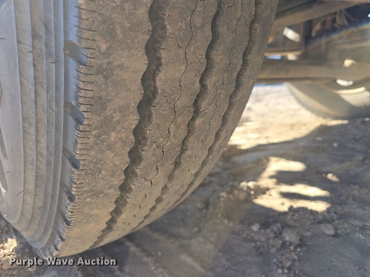 image for item DW3093 2011 Ford F750 Super Duty XLT utility / service truck