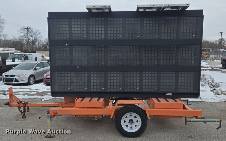 image for item EC3980 American Signal message board trailer 