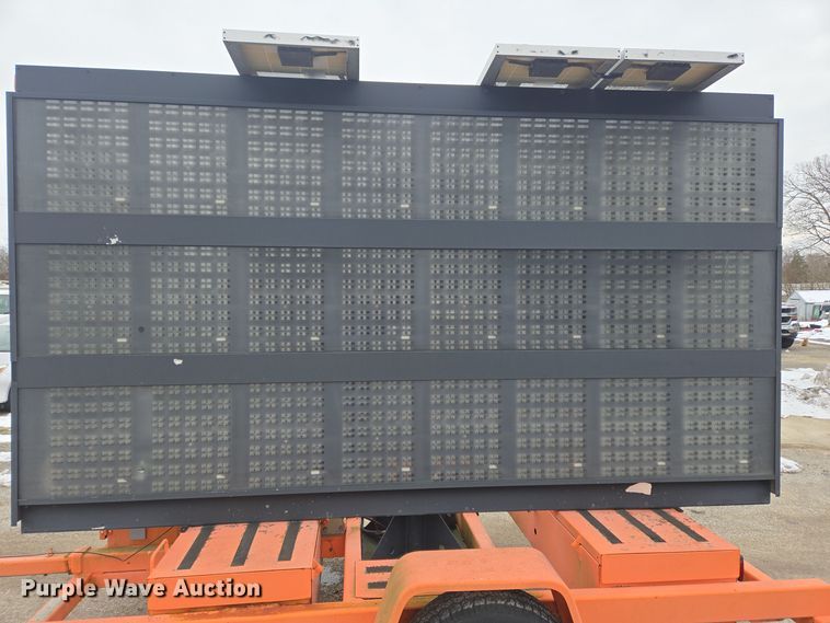 image for item EC3980 American Signal message board trailer 