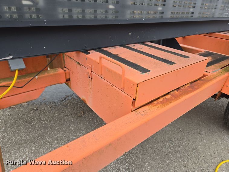 image for item EC3980 American Signal message board trailer 