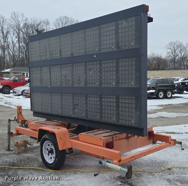 image for item EC3981 American Signal message board trailer 