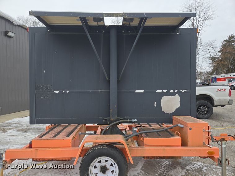 image for item EC3981 American Signal message board trailer 