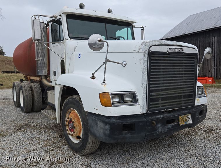 image for item EC3982 1996 Freightliner FLD120 vacuum truck