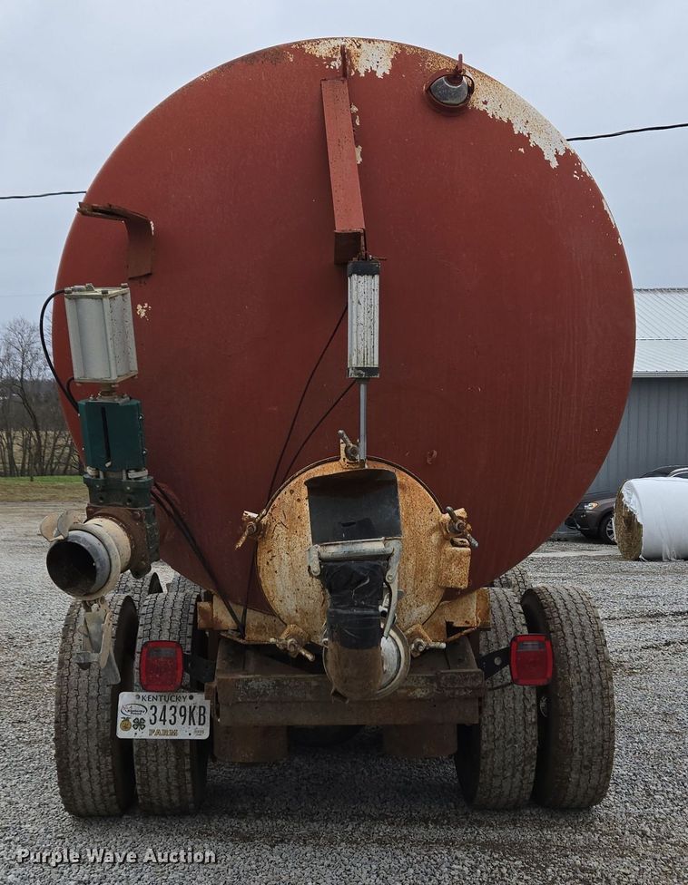 image for item EC3982 1996 Freightliner FLD120 vacuum truck