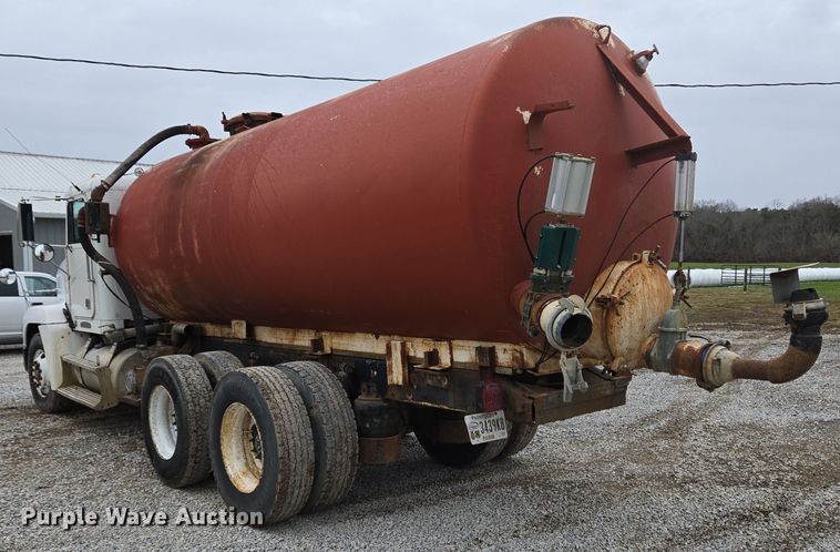 image for item EC3982 1996 Freightliner FLD120 vacuum truck