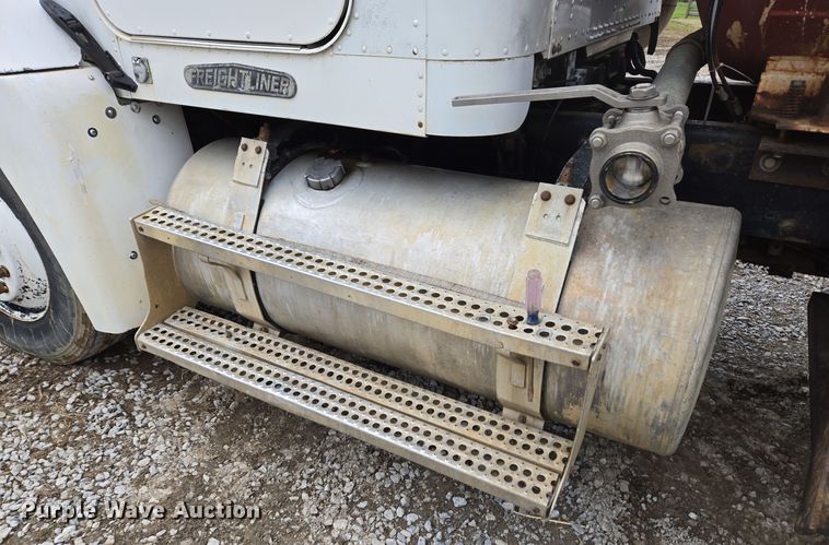 image for item EC3982 1996 Freightliner FLD120 vacuum truck