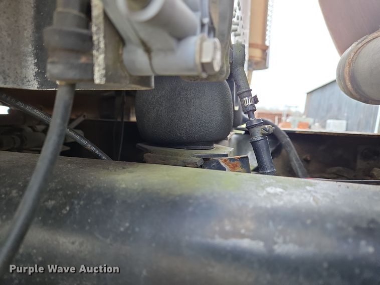 image for item EC3982 1996 Freightliner FLD120 vacuum truck