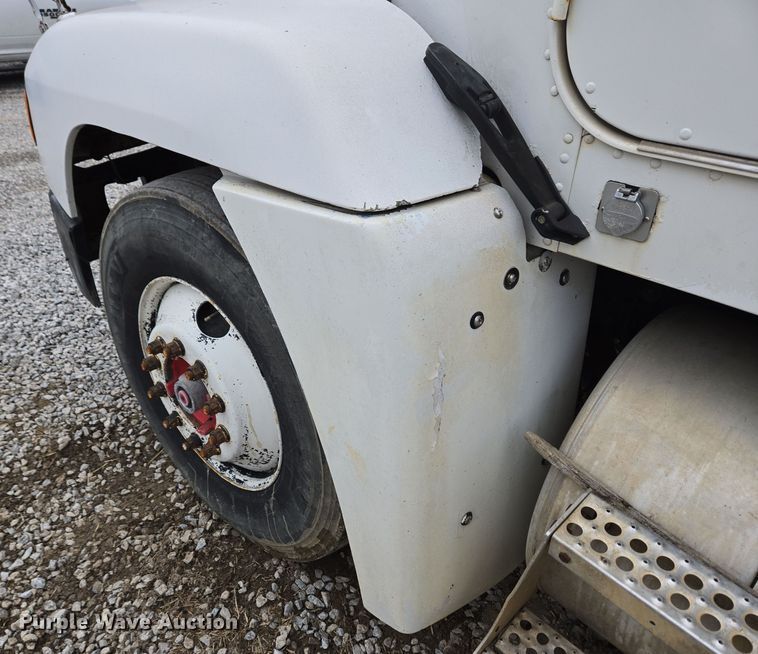 image for item EC3982 1996 Freightliner FLD120 vacuum truck