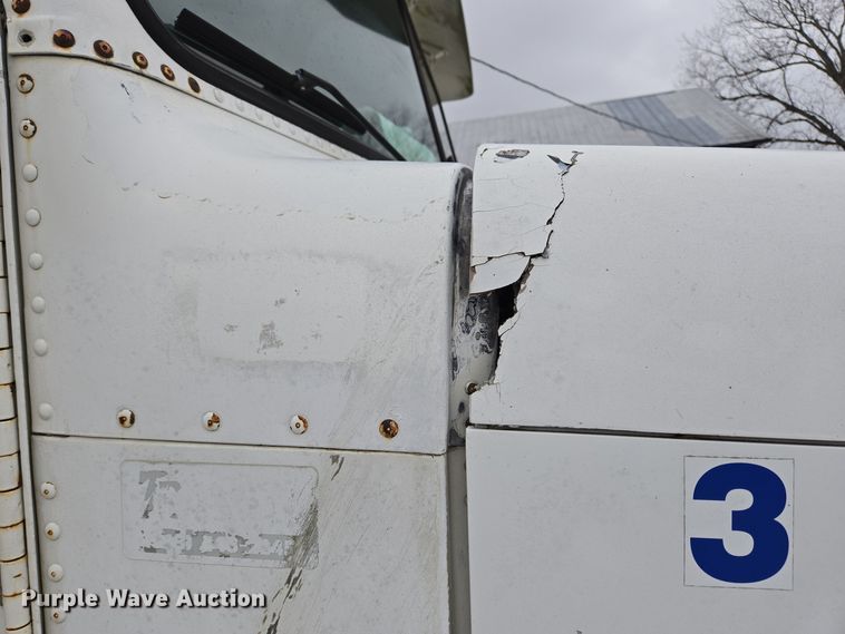 image for item EC3982 1996 Freightliner FLD120 vacuum truck