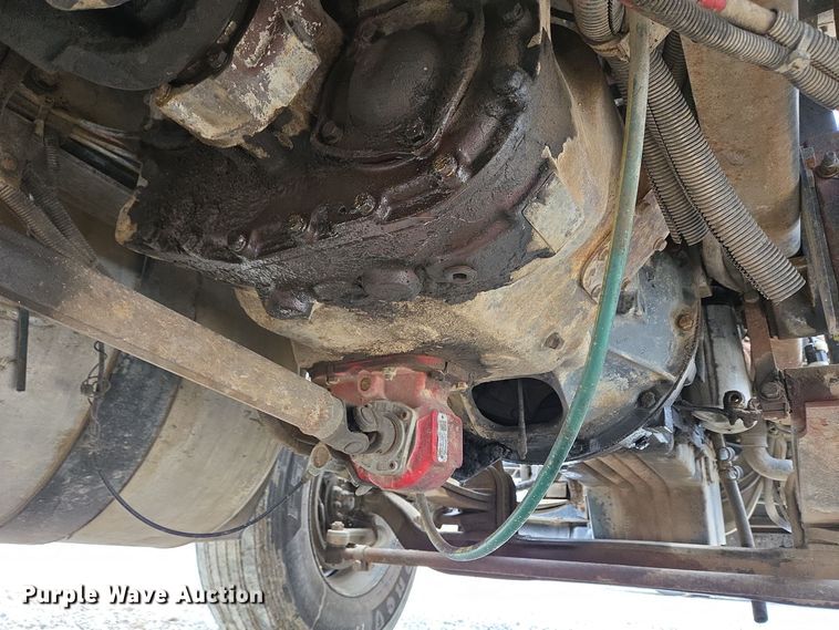 image for item EC3982 1996 Freightliner FLD120 vacuum truck