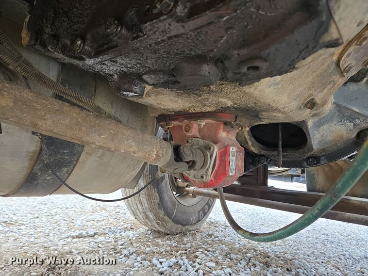 image for item EC3982 1996 Freightliner FLD120 vacuum truck