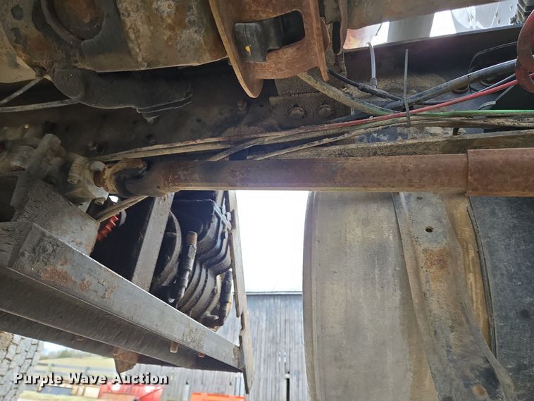 image for item EC3982 1996 Freightliner FLD120 vacuum truck