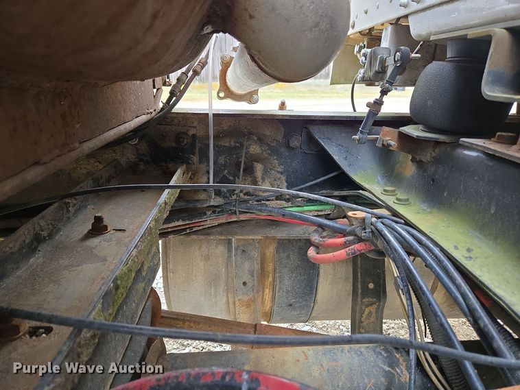 image for item EC3982 1996 Freightliner FLD120 vacuum truck