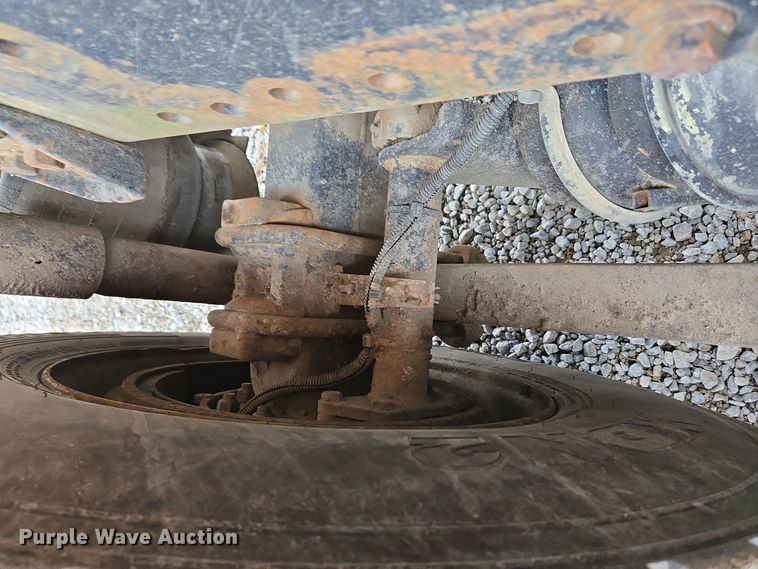 image for item EC3982 1996 Freightliner FLD120 vacuum truck