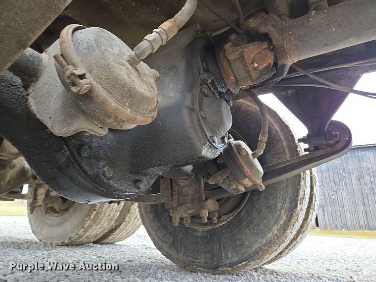 image for item EC3982 1996 Freightliner FLD120 vacuum truck