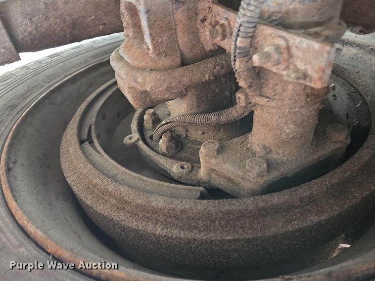 image for item EC3982 1996 Freightliner FLD120 vacuum truck