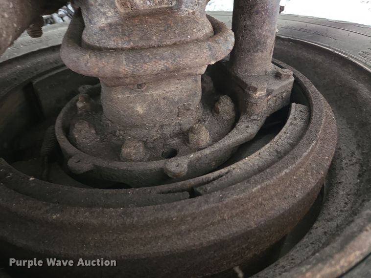 image for item EC3982 1996 Freightliner FLD120 vacuum truck