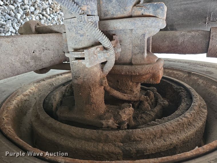 image for item EC3982 1996 Freightliner FLD120 vacuum truck