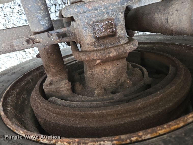 image for item EC3982 1996 Freightliner FLD120 vacuum truck