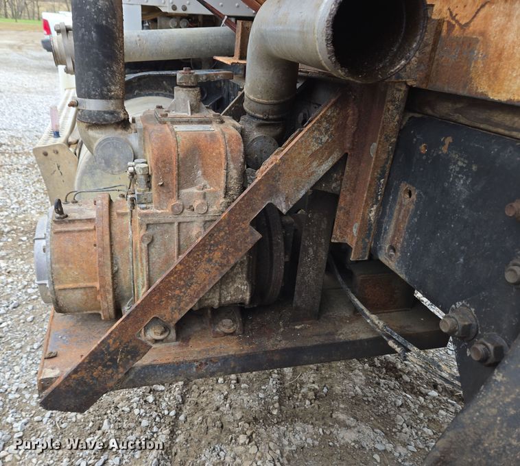 image for item EC3982 1996 Freightliner FLD120 vacuum truck