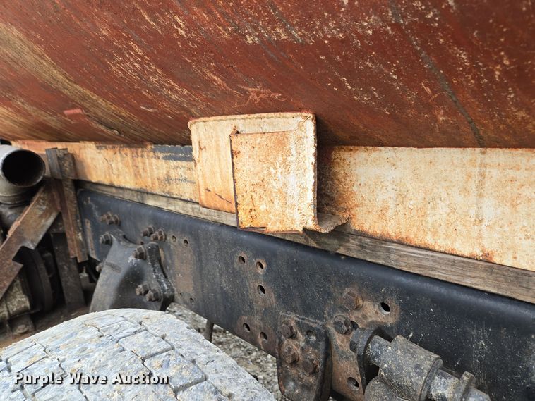 image for item EC3982 1996 Freightliner FLD120 vacuum truck