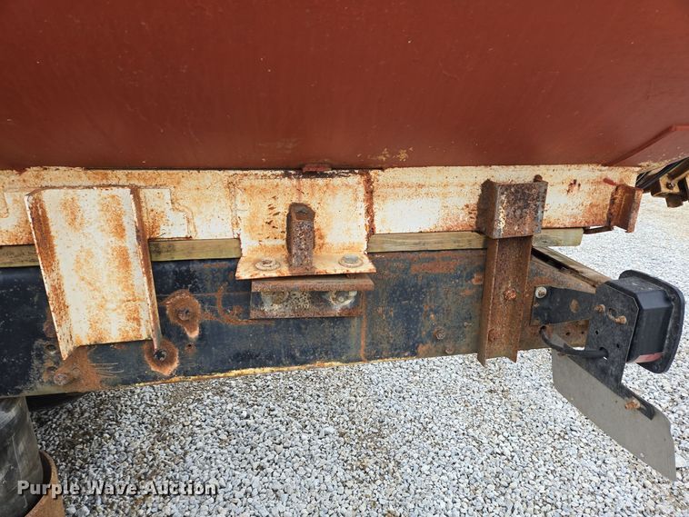 image for item EC3982 1996 Freightliner FLD120 vacuum truck