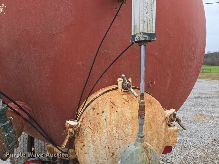 image for item EC3982 1996 Freightliner FLD120 vacuum truck